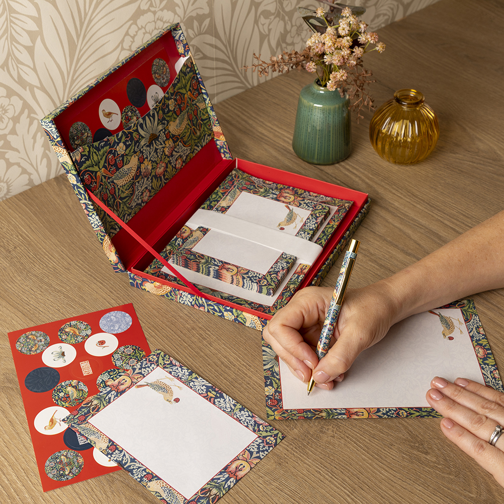 Writing Set - William Morris - Strawberry Thief - Image 5